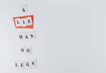 Fabulist or Storyteller? A Lie Has no Legs
