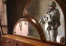 Soldier on Watch in Mosul Iraq 04102007