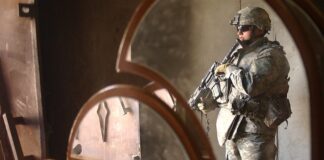 Soldier on Watch in Mosul Iraq 04102007