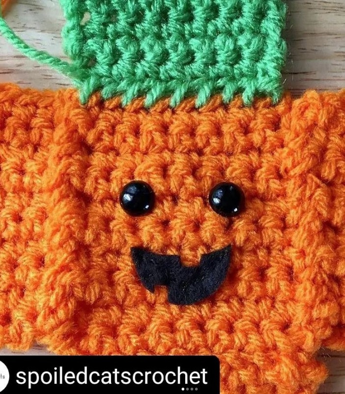 Springs Art and Seek Society Spoiled Cats Crochet