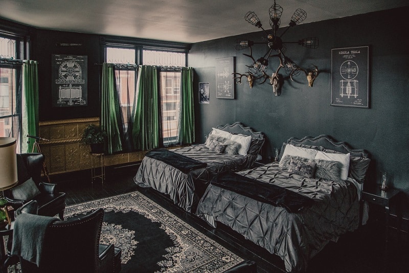 Black Monarch Hotel Nikola Tesla Room Black Monarch Hotel