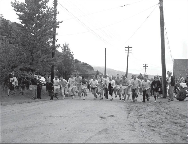 Pikes Peak Marathon Arlene Pieper with daughter running the Pikes Peak Marathon in 1959