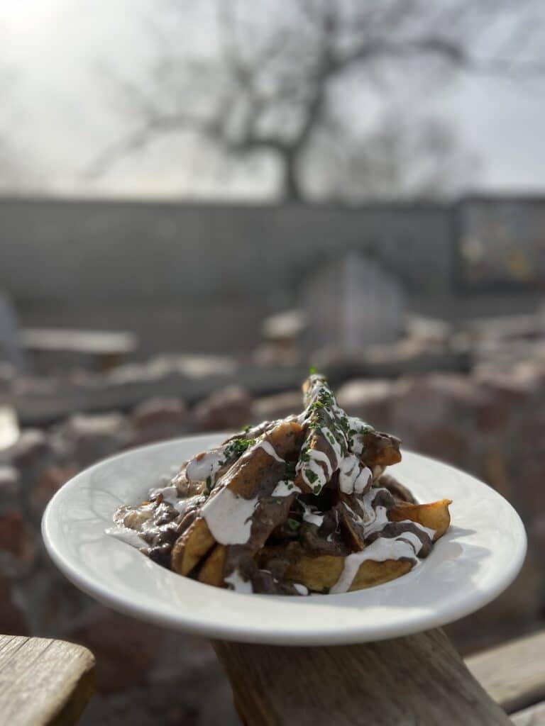 Cerberus-Poutine-Outside